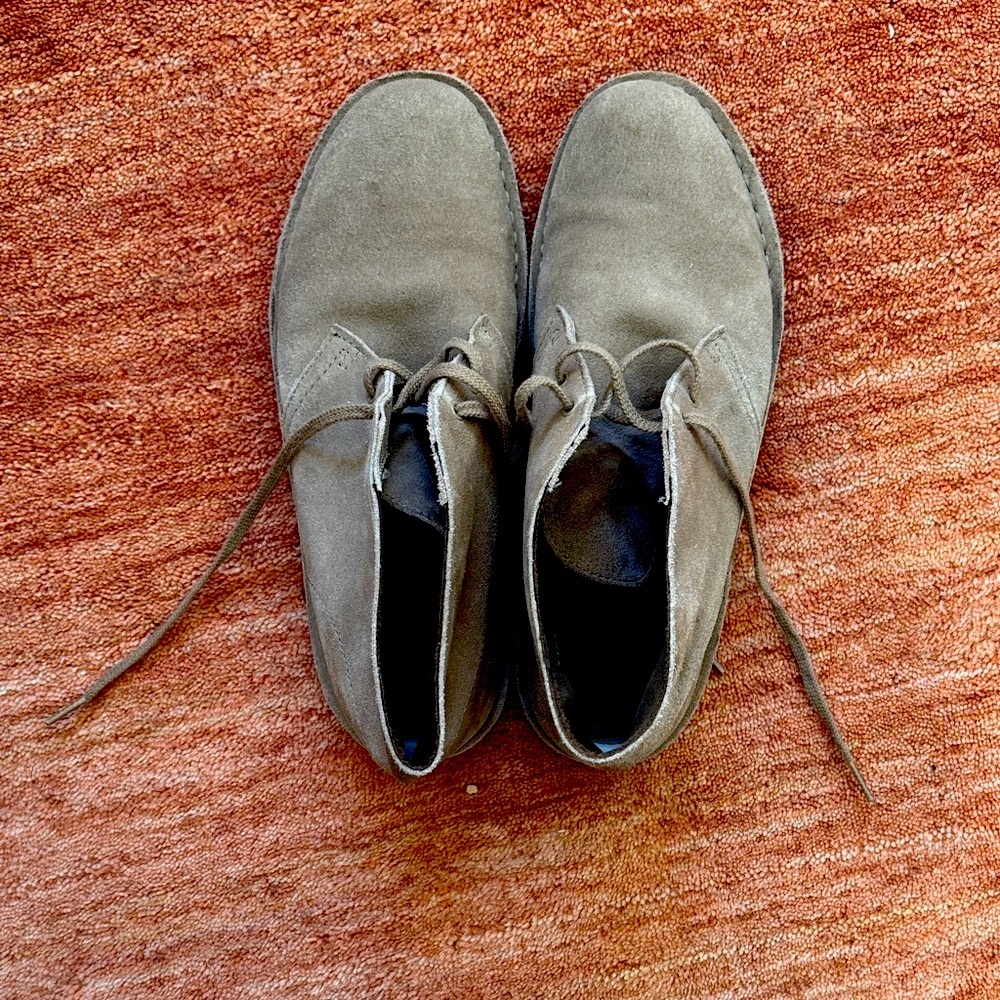 Clarks Men's Tan Suede Chukka Boots 8.5
